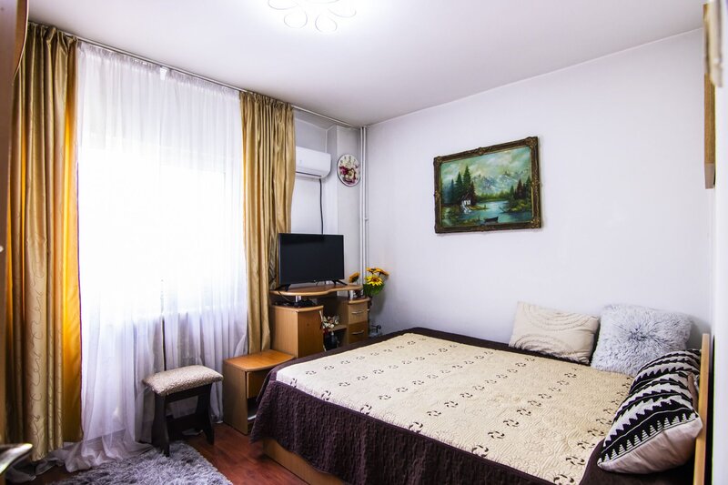 Lujerului, 2 camere, c-tie 1978, 270 metri metrou, bucatarie mare, geam baie